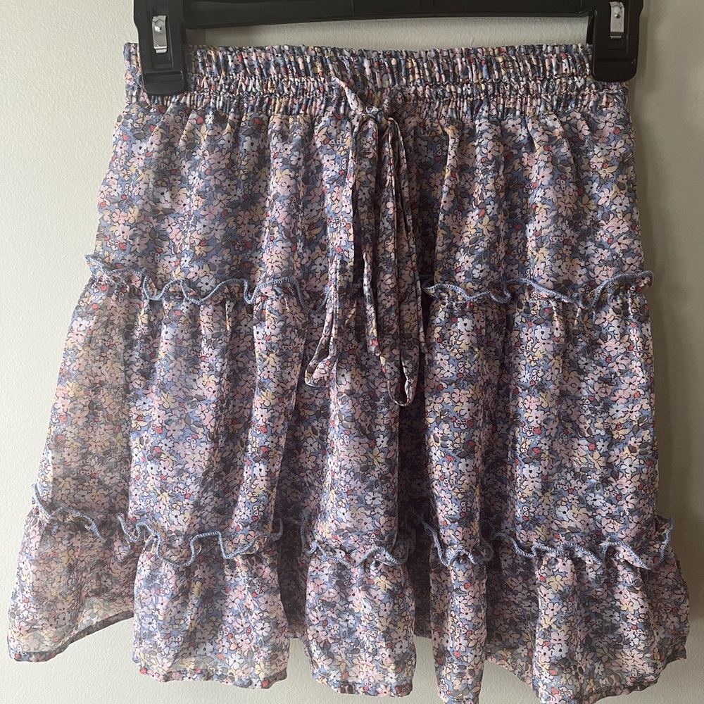 Sienna Sky Floral mini skirt  Lined   Size Small